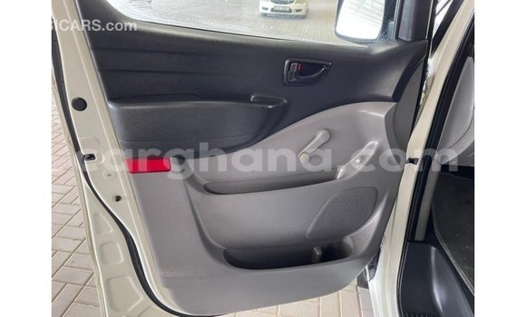 Buy Import Hyundai Accent White Car in Import - Dubai in Ashanti Buy Import Hyundai Accent White Car in Import - Dubai in Ashanti