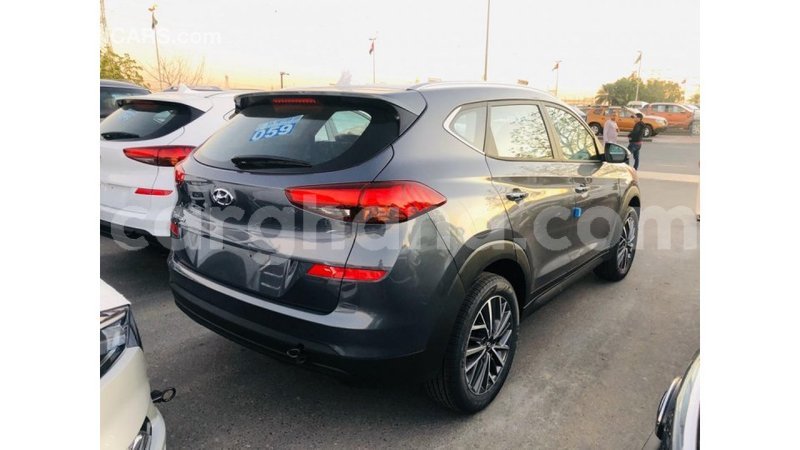 Big with watermark hyundai tucson ashanti import dubai 15318