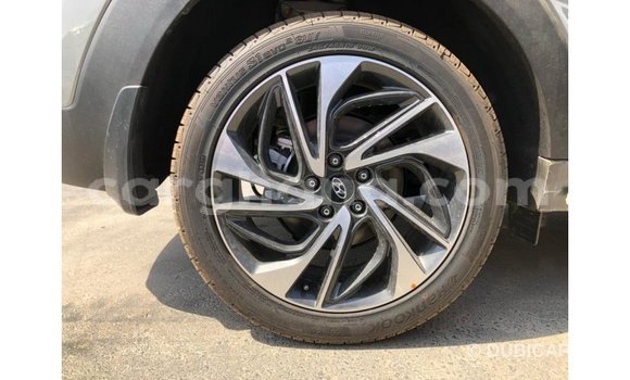 Buy Import Hyundai Tucson Green Car in Import - Dubai in Ashanti Buy Import Hyundai Tucson Green Car in Import - Dubai in Ashanti