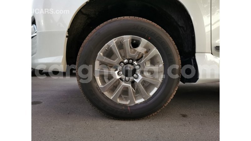 Big with watermark toyota prado ashanti import dubai 15327