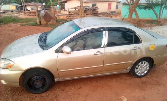 Sayi Na hannu Toyota Corolla Azurfa Mota in Asikuma a Tsakiya Sayi Na hannu Toyota Corolla Azurfa Mota in Asikuma a Tsakiya