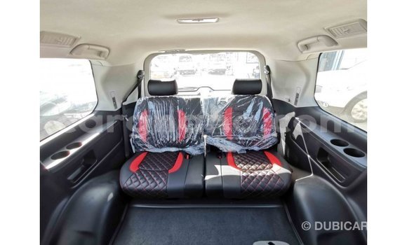 Ra Imported Toyota Land Cruiser funfun Ọkọ̀ in Import - Dubai ni Ashanti Ra Imported Toyota Land Cruiser funfun Ọkọ̀ in Import - Dubai ni Ashanti