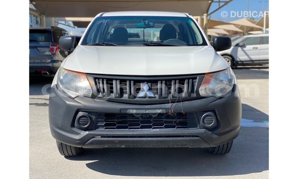 Sayi Imported Mitsubishi L200 White Mota in Import - Dubai a Ashanti Sayi Imported Mitsubishi L200 White Mota in Import - Dubai a Ashanti
