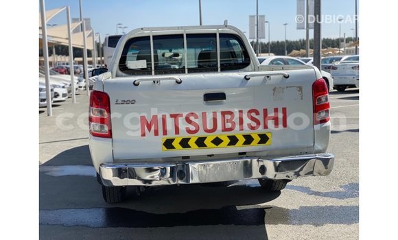 Sayi Imported Mitsubishi L200 White Mota in Import - Dubai a Ashanti Sayi Imported Mitsubishi L200 White Mota in Import - Dubai a Ashanti