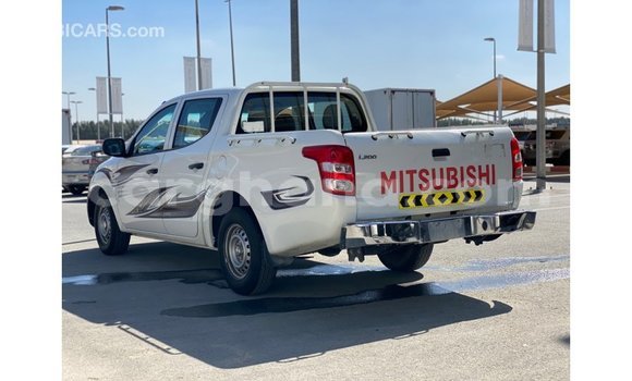 Sayi Imported Mitsubishi L200 White Mota in Import - Dubai a Ashanti Sayi Imported Mitsubishi L200 White Mota in Import - Dubai a Ashanti
