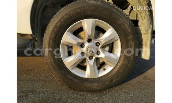 Sayi Imported Toyota Hilux White Mota in Import - Dubai a Ashanti Sayi Imported Toyota Hilux White Mota in Import - Dubai a Ashanti