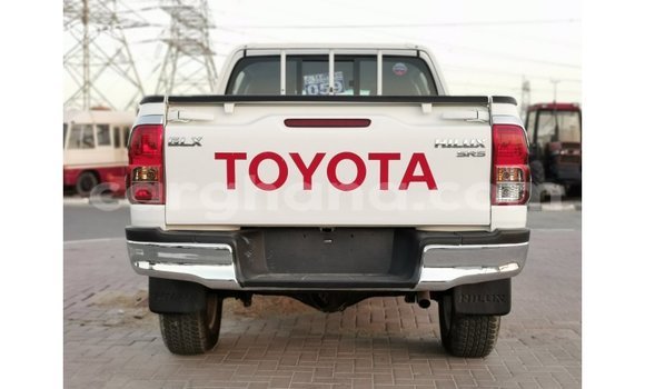 Buy Import Toyota Hilux White Car in Import - Dubai in Ashanti Buy Import Toyota Hilux White Car in Import - Dubai in Ashanti