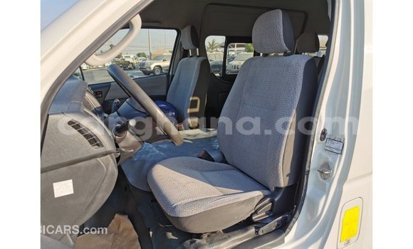 Sayi Imported Toyota Hiace White Mota in Import - Dubai a Ashanti Sayi Imported Toyota Hiace White Mota in Import - Dubai a Ashanti