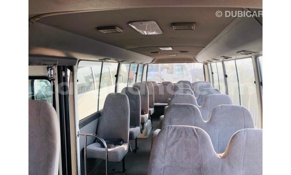 Ra Imported Toyota Coaster funfun Ọkọ̀ in Import - Dubai ni Ashanti Ra Imported Toyota Coaster funfun Ọkọ̀ in Import - Dubai ni Ashanti