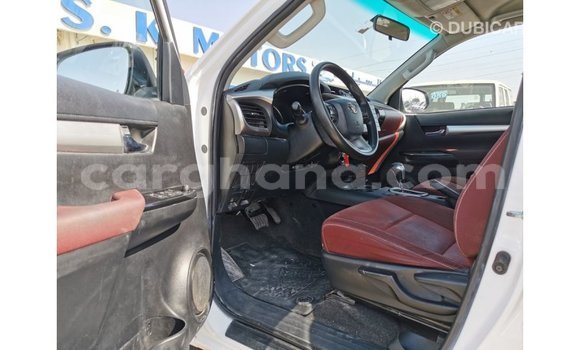 Ra Imported Toyota Hilux funfun Ọkọ̀ in Import - Dubai ni Ashanti Ra Imported Toyota Hilux funfun Ọkọ̀ in Import - Dubai ni Ashanti
