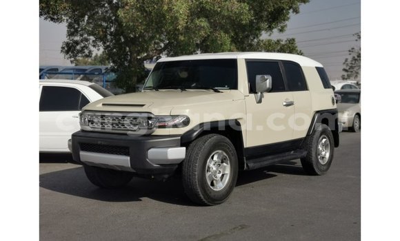 Ra Imported Toyota FJ Cruiser Alagara Ọkọ̀ in Import - Dubai ni Ashanti Ra Imported Toyota FJ Cruiser Alagara Ọkọ̀ in Import - Dubai ni Ashanti