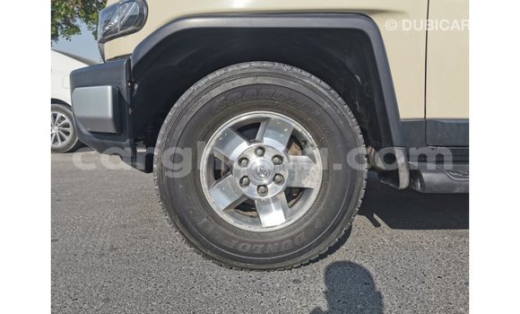 Ra Imported Toyota FJ Cruiser Alagara Ọkọ̀ in Import - Dubai ni Ashanti Ra Imported Toyota FJ Cruiser Alagara Ọkọ̀ in Import - Dubai ni Ashanti