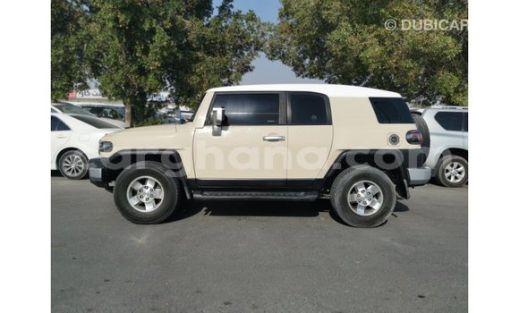 Ra Imported Toyota FJ Cruiser Alagara Ọkọ̀ in Import - Dubai ni Ashanti Ra Imported Toyota FJ Cruiser Alagara Ọkọ̀ in Import - Dubai ni Ashanti