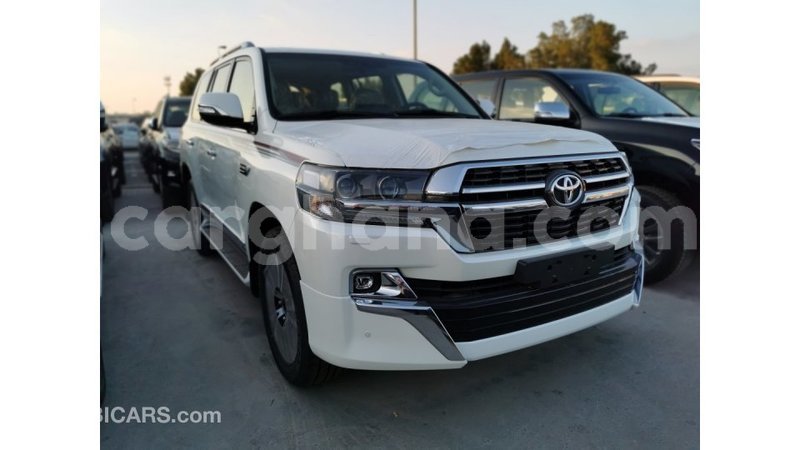 Big with watermark toyota land cruiser ashanti import dubai 15440