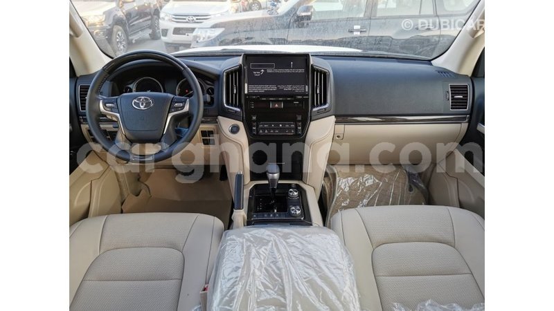 Big with watermark toyota land cruiser ashanti import dubai 15440