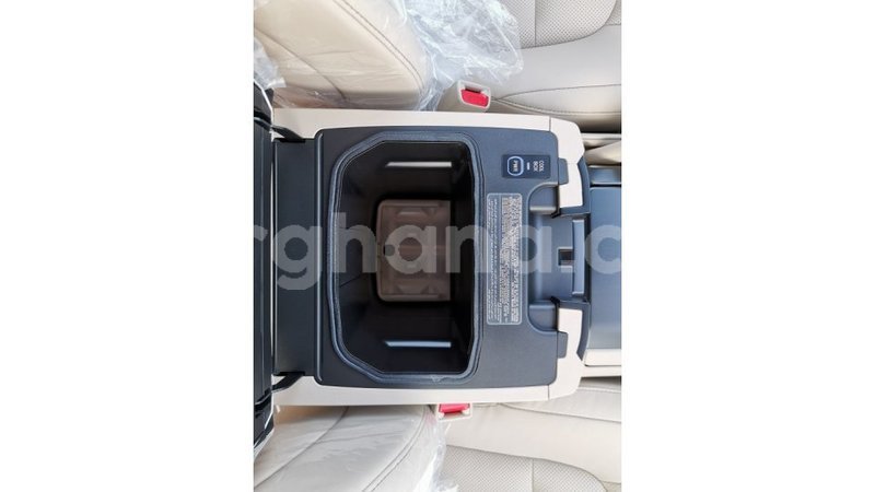 Big with watermark toyota land cruiser ashanti import dubai 15440