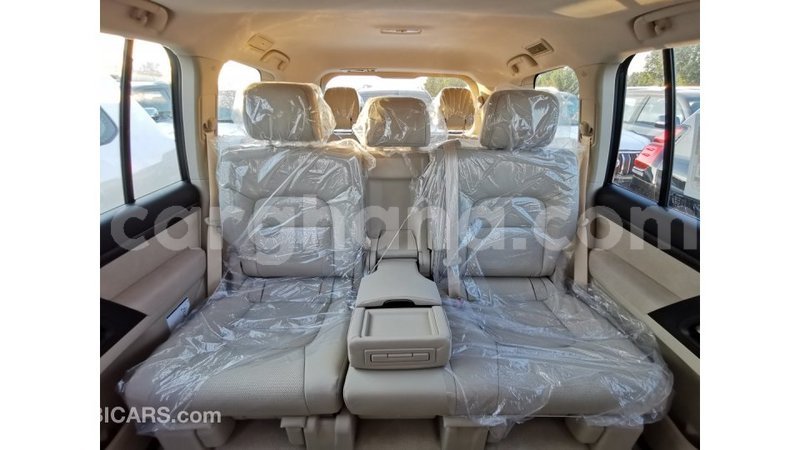 Big with watermark toyota land cruiser ashanti import dubai 15440