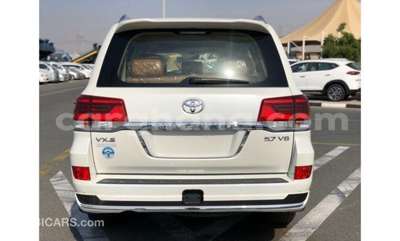 Buy Import Toyota Land Cruiser White Car in Import - Dubai in Ashanti Buy Import Toyota Land Cruiser White Car in Import - Dubai in Ashanti