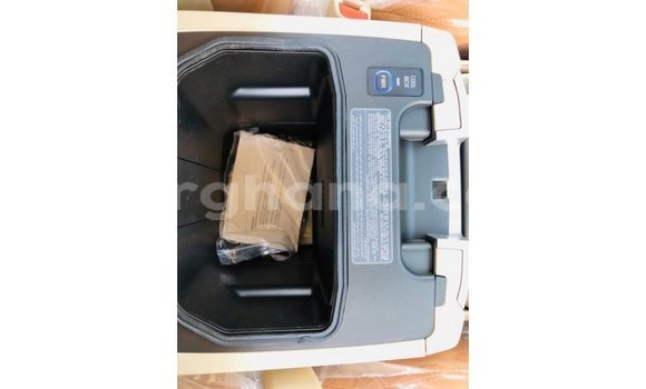 Buy Import Toyota Land Cruiser White Car in Import - Dubai in Ashanti Buy Import Toyota Land Cruiser White Car in Import - Dubai in Ashanti