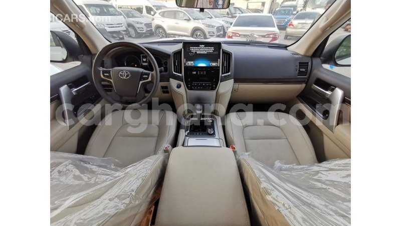 Big with watermark toyota land cruiser ashanti import dubai 15443