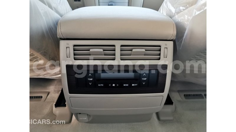 Big with watermark toyota land cruiser ashanti import dubai 15443