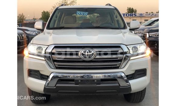 Ra Imported Toyota Land Cruiser funfun Ọkọ̀ in Import - Dubai ni Ashanti Ra Imported Toyota Land Cruiser funfun Ọkọ̀ in Import - Dubai ni Ashanti