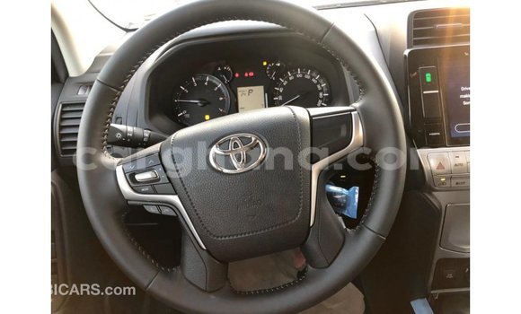 Sayi Imported Toyota Land Cruiser White Mota in Import - Dubai a Ashanti Sayi Imported Toyota Land Cruiser White Mota in Import - Dubai a Ashanti