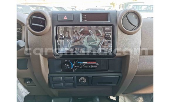 Sayi Imported Toyota Land Cruiser White Mota in Import - Dubai a Ashanti Sayi Imported Toyota Land Cruiser White Mota in Import - Dubai a Ashanti