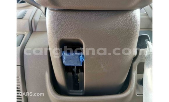 Sayi Imported Toyota Land Cruiser White Mota in Import - Dubai a Ashanti Sayi Imported Toyota Land Cruiser White Mota in Import - Dubai a Ashanti