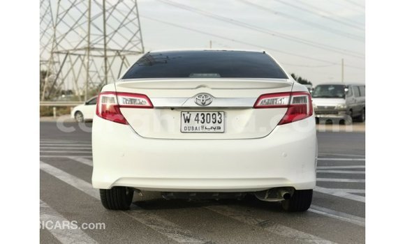Ra Imported Toyota Camry funfun Ọkọ̀ in Import - Dubai ni Ashanti Ra Imported Toyota Camry funfun Ọkọ̀ in Import - Dubai ni Ashanti