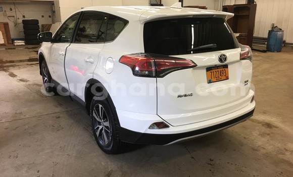 Buy Used Toyota RAV4 White Car in Accra in Greater Accra Buy Used Toyota RAV4 White Car in Accra in Greater Accra