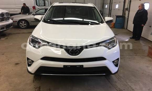 Buy Used Toyota RAV4 White Car in Accra in Greater Accra Buy Used Toyota RAV4 White Car in Accra in Greater Accra
