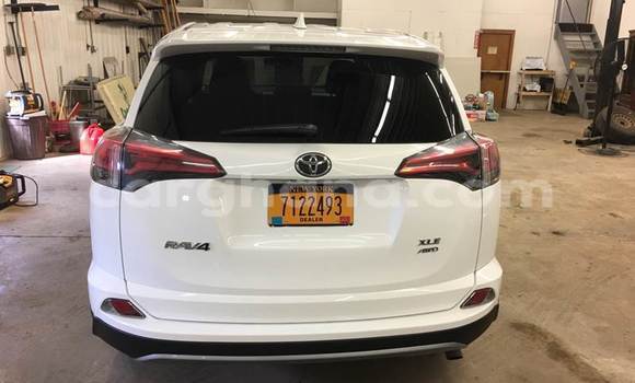 Buy Used Toyota RAV4 White Car in Accra in Greater Accra Buy Used Toyota RAV4 White Car in Accra in Greater Accra