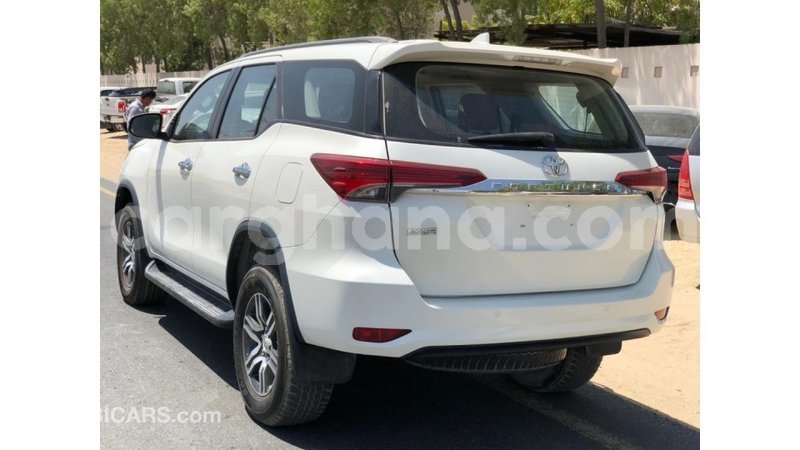 Big with watermark toyota fortuner ashanti import dubai 15484