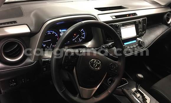 Buy Used Toyota RAV4 White Car in Accra in Greater Accra Buy Used Toyota RAV4 White Car in Accra in Greater Accra
