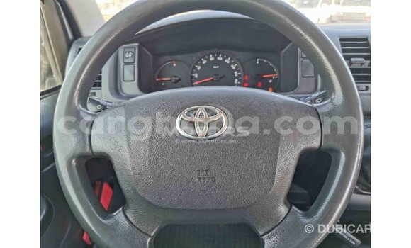Sayi Imported Toyota Hiace White Mota in Import - Dubai a Ashanti Sayi Imported Toyota Hiace White Mota in Import - Dubai a Ashanti