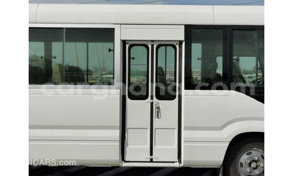 Sayi Imported Toyota Coaster White Mota in Import - Dubai a Ashanti Sayi Imported Toyota Coaster White Mota in Import - Dubai a Ashanti