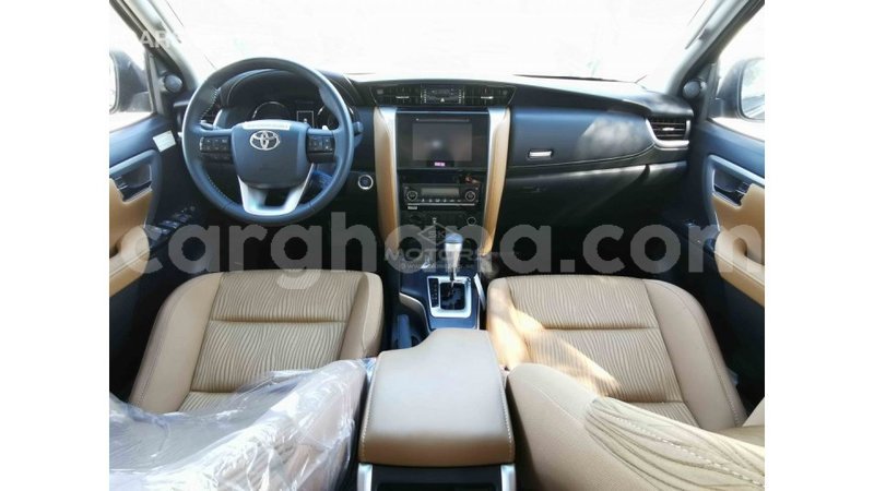 Big with watermark toyota fortuner ashanti import dubai 15528