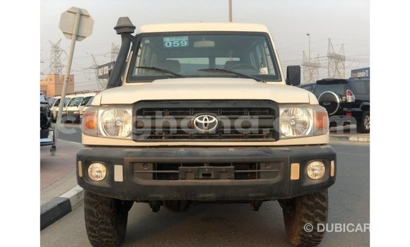 Sayi Imported Toyota Land Cruiser White Mota in Import - Dubai a Ashanti Sayi Imported Toyota Land Cruiser White Mota in Import - Dubai a Ashanti