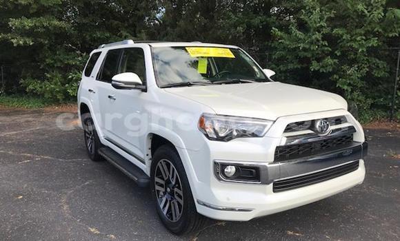 Sayi Na hannu Toyota 4Runner White Mota in Accra a Greater Accra Sayi Na hannu Toyota 4Runner White Mota in Accra a Greater Accra