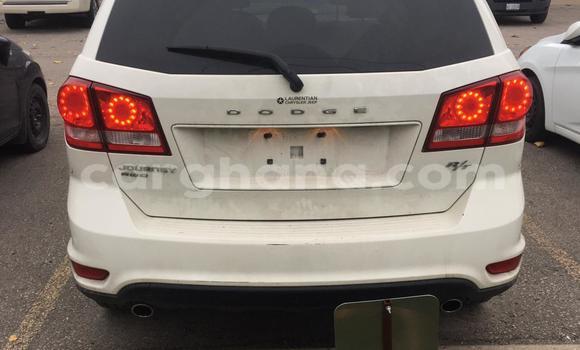 Buy Used Dodge Journey White Car in Accra in Greater Accra Buy Used Dodge Journey White Car in Accra in Greater Accra