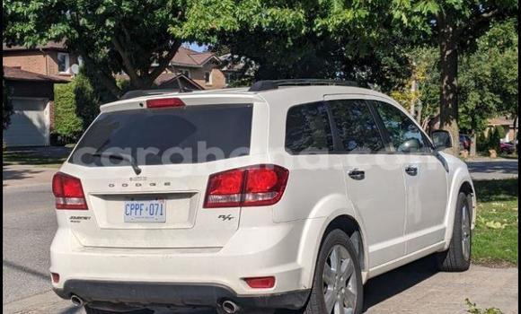 Buy Used Dodge Journey White Car in Accra in Greater Accra Buy Used Dodge Journey White Car in Accra in Greater Accra