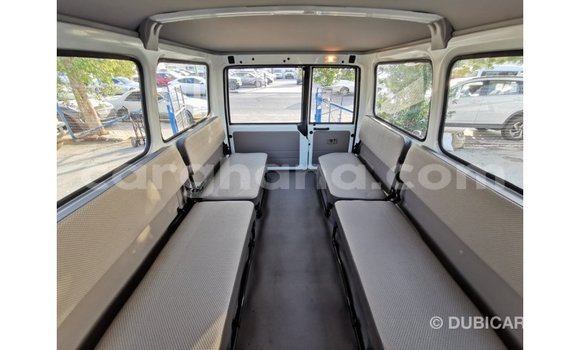 Ra Imported Toyota Land Cruiser funfun Ọkọ̀ in Import - Dubai ni Ashanti Ra Imported Toyota Land Cruiser funfun Ọkọ̀ in Import - Dubai ni Ashanti