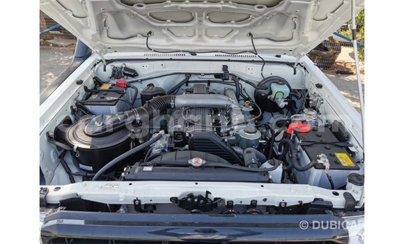Sayi Imported Toyota Land Cruiser White Mota in Import - Dubai a Ashanti Sayi Imported Toyota Land Cruiser White Mota in Import - Dubai a Ashanti