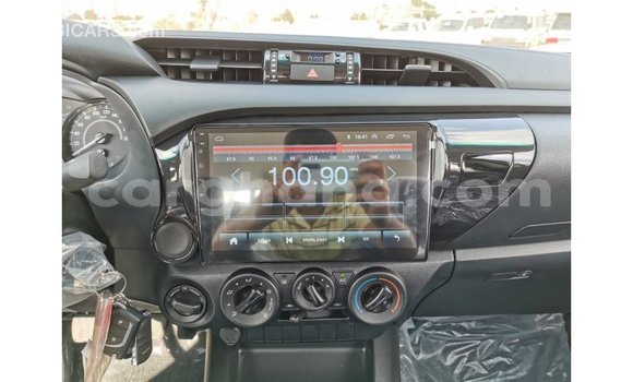 Ra Imported Toyota Hilux funfun Ọkọ̀ in Import - Dubai ni Ashanti Ra Imported Toyota Hilux funfun Ọkọ̀ in Import - Dubai ni Ashanti