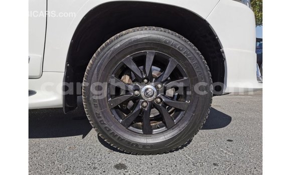 Buy Import Toyota Land Cruiser White Car in Import - Dubai in Ashanti Buy Import Toyota Land Cruiser White Car in Import - Dubai in Ashanti