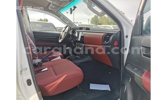 Ra Imported Toyota Hilux funfun Ọkọ̀ in Import - Dubai ni Ashanti Ra Imported Toyota Hilux funfun Ọkọ̀ in Import - Dubai ni Ashanti