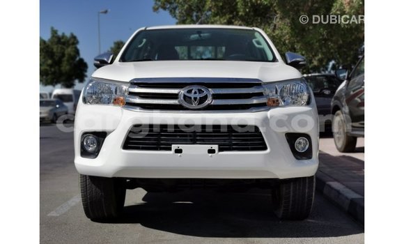 Sayi Imported Toyota Hilux White Mota in Import - Dubai a Ashanti Sayi Imported Toyota Hilux White Mota in Import - Dubai a Ashanti