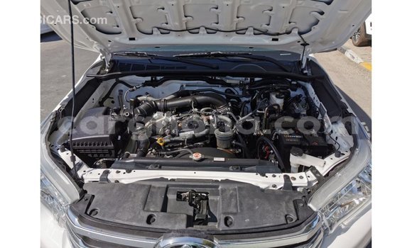 Sayi Imported Toyota Hilux White Mota in Import - Dubai a Ashanti Sayi Imported Toyota Hilux White Mota in Import - Dubai a Ashanti