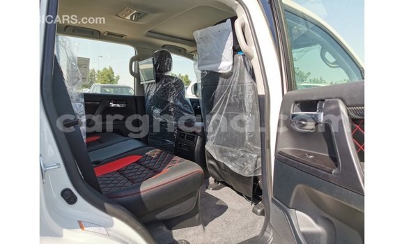 Buy Import Toyota Land Cruiser White Car in Import - Dubai in Ashanti Buy Import Toyota Land Cruiser White Car in Import - Dubai in Ashanti